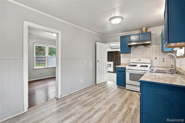 8212 Republic Avenue, Warren, MI 48089