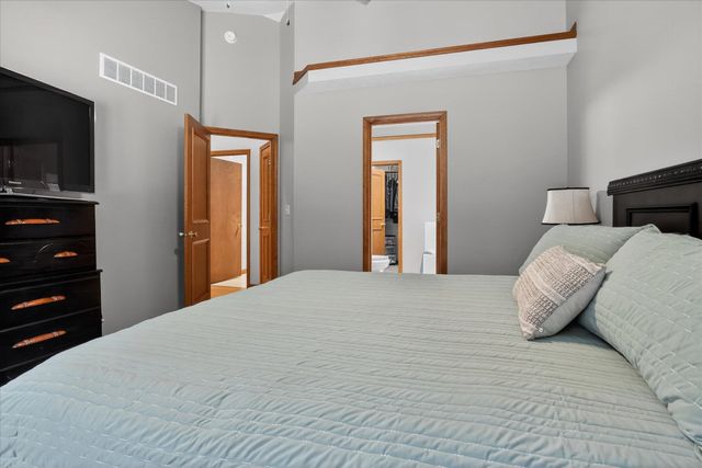 10076 Heather Lake Drive, Osceola, IN 46561