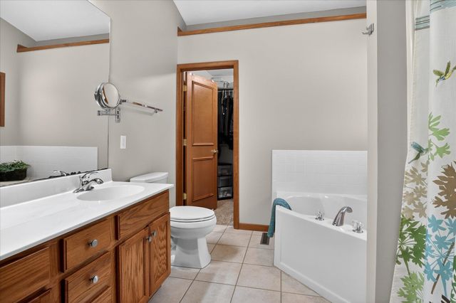 10076 Heather Lake Drive, Osceola, IN 46561