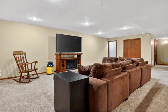 10076 Heather Lake Drive, Osceola, IN 46561