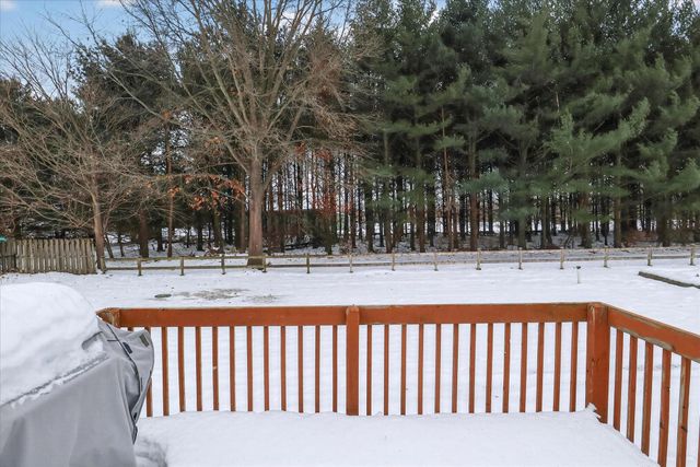 10076 Heather Lake Drive, Osceola, IN 46561