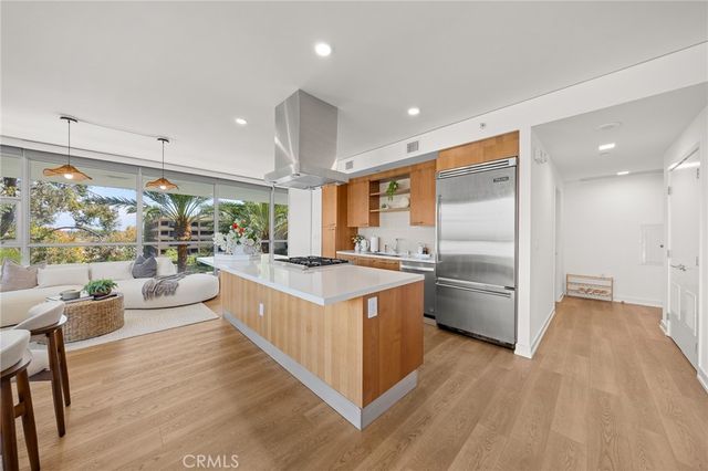 9 MacArthur Place N402, Santa Ana, CA 92707