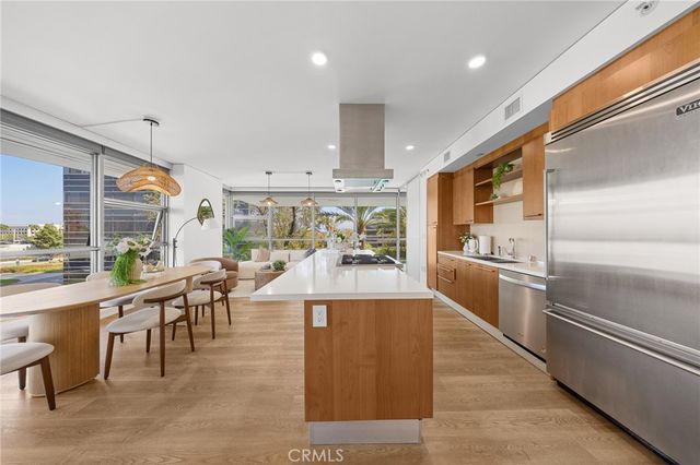 9 MacArthur Place N402, Santa Ana, CA 92707