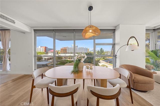 9 MacArthur Place N402, Santa Ana, CA 92707
