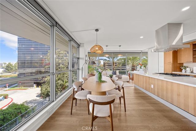 9 MacArthur Place N402, Santa Ana, CA 92707