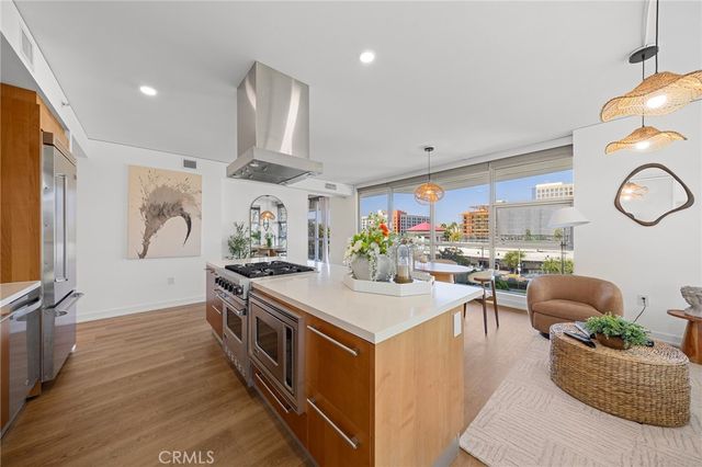 9 MacArthur Place N402, Santa Ana, CA 92707