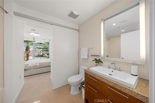 9 MacArthur Place N402, Santa Ana, CA 92707
