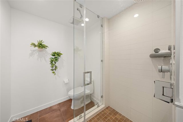 9 MacArthur Place N402, Santa Ana, CA 92707