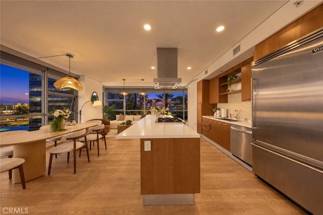9 MacArthur Place N402, Santa Ana, CA 92707