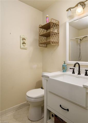 2409 Cottage Place, Greensboro, NC 27455