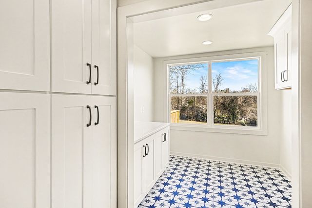 1616 Saundersville Ferry Rd, Mount Juliet, TN 37122