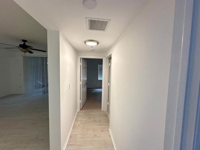 6410 Emerald Dunes Drive 105, West Palm Beach, FL 33411