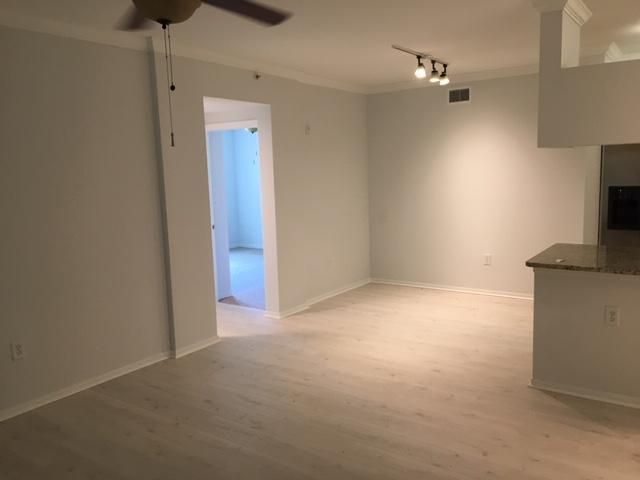 6410 Emerald Dunes Drive 105, West Palm Beach, FL 33411