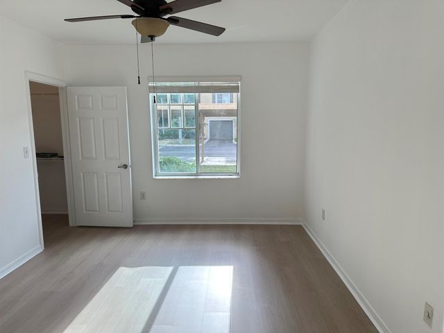 6410 Emerald Dunes Drive 105, West Palm Beach, FL 33411