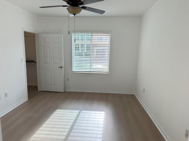 6410 Emerald Dunes Drive 105, West Palm Beach, FL 33411