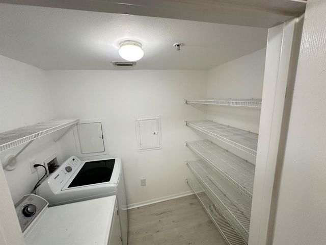 6410 Emerald Dunes Drive 105, West Palm Beach, FL 33411