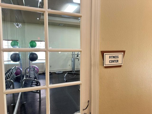 6410 Emerald Dunes Drive 105, West Palm Beach, FL 33411