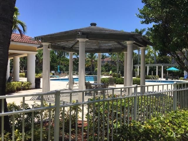 6410 Emerald Dunes Drive 105, West Palm Beach, FL 33411