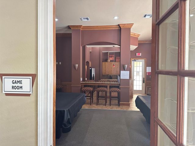 6410 Emerald Dunes Drive 105, West Palm Beach, FL 33411