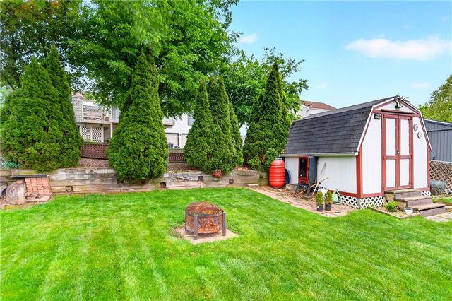 445 Lexington Dr, Hempfield Twp, PA 15601