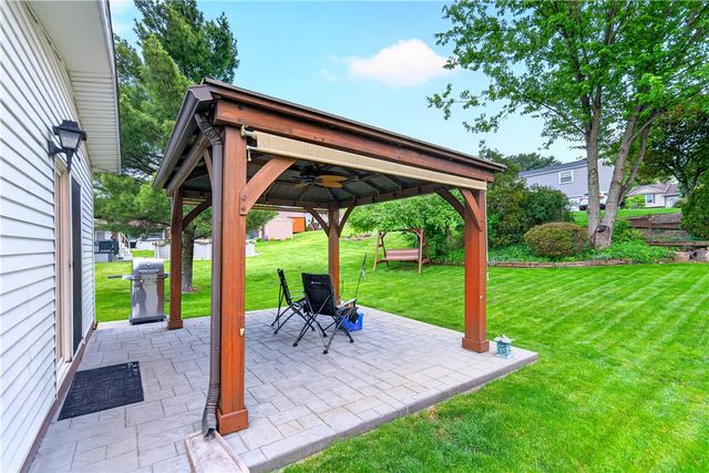 445 Lexington Dr, Hempfield Twp, PA 15601