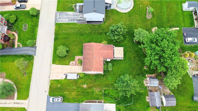 445 Lexington Dr, Hempfield Twp, PA 15601