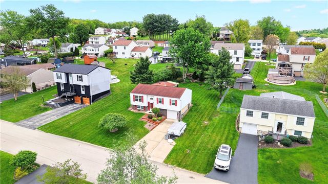445 Lexington Dr, Hempfield Twp, PA 15601