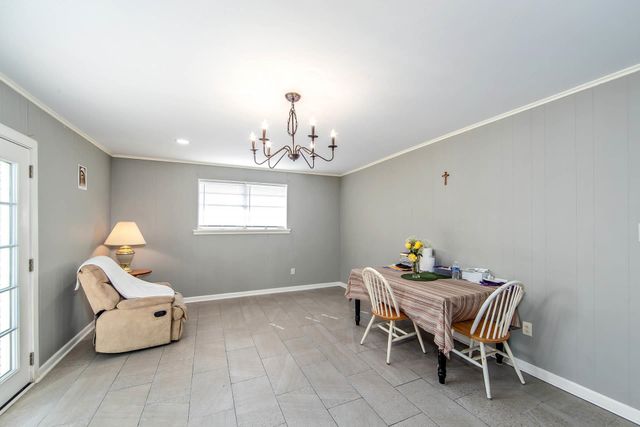 305 Wildwood Dr, Houma, LA 70363