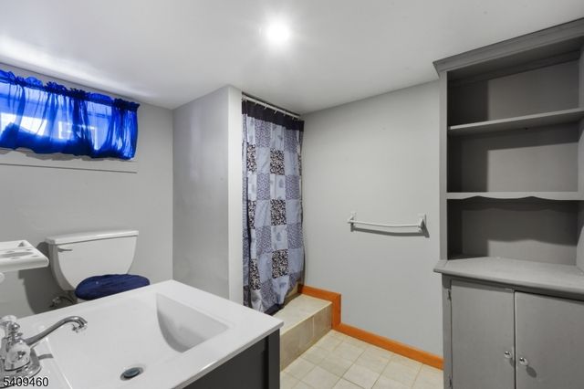 33 Meadow Ave, Wharton Boro, NJ 07885