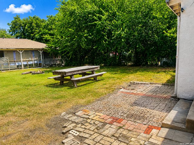 1203 LAMAR ST, San Antonio, TX 78202