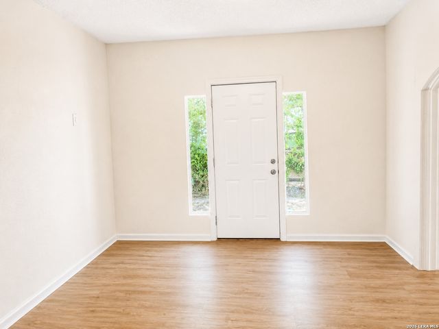 1203 LAMAR ST, San Antonio, TX 78202