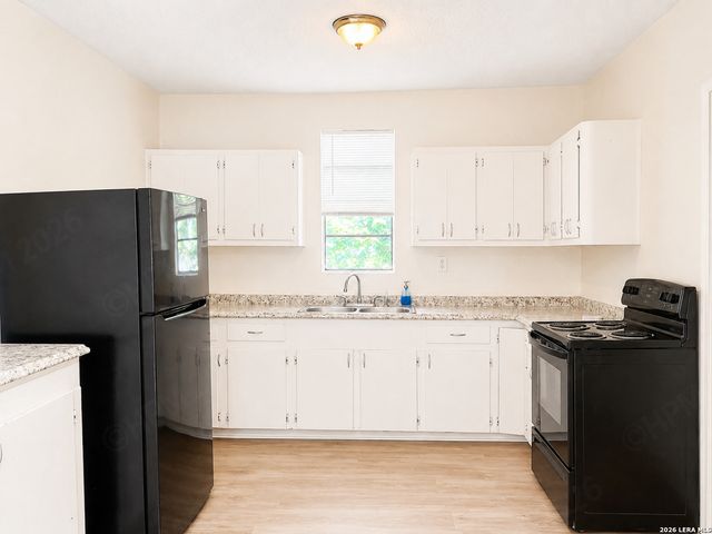 1203 LAMAR ST, San Antonio, TX 78202