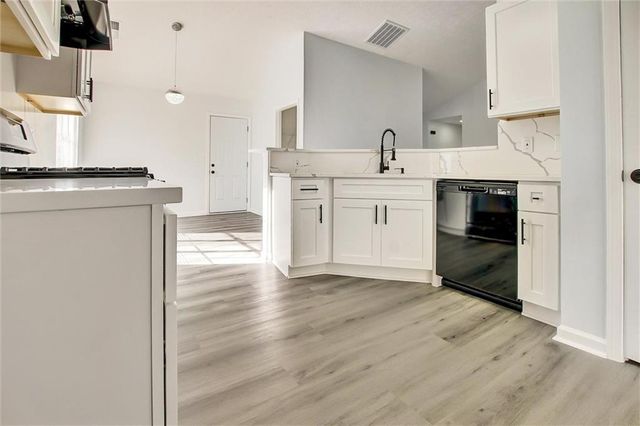 1528 Buckingham Place, Stockbridge, GA 30281