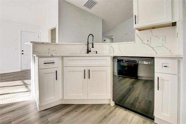 1528 Buckingham Place, Stockbridge, GA 30281