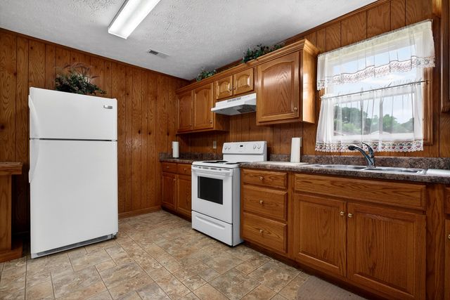 150 Tabernacle Rd, Smithville, TN 37166