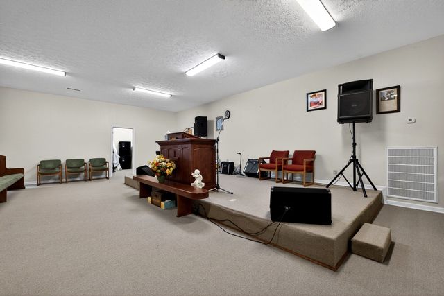 150 Tabernacle Rd, Smithville, TN 37166