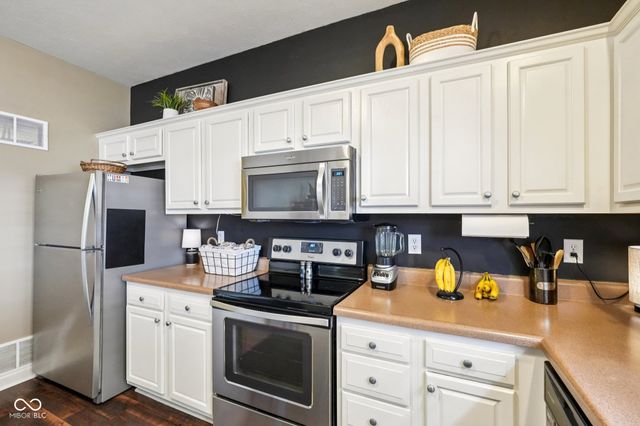 5322 Montavia Lane, Indianapolis, IN 46239