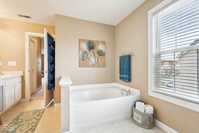 5322 Montavia Lane, Indianapolis, IN 46239