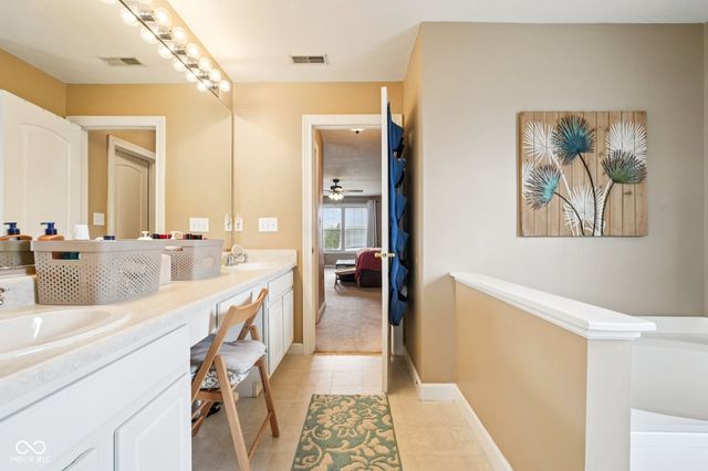 5322 Montavia Lane, Indianapolis, IN 46239