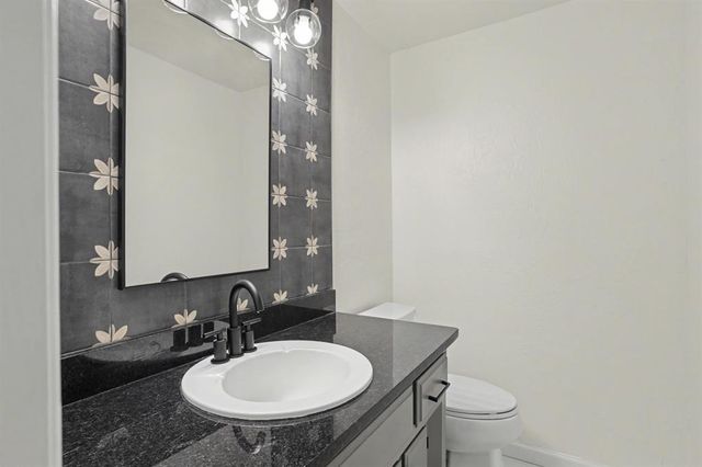 2801 NW 159th Street, Edmond, OK 73013