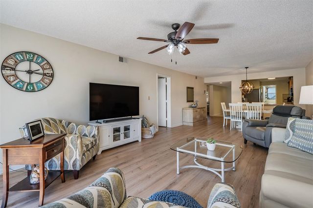 3505 TARPON WOODS BOULEVARD Q402, Palm Harbor, FL 34685