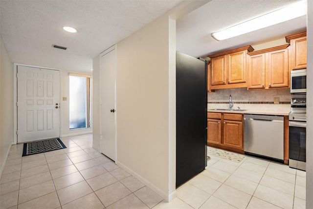 3505 TARPON WOODS BOULEVARD Q402, Palm Harbor, FL 34685