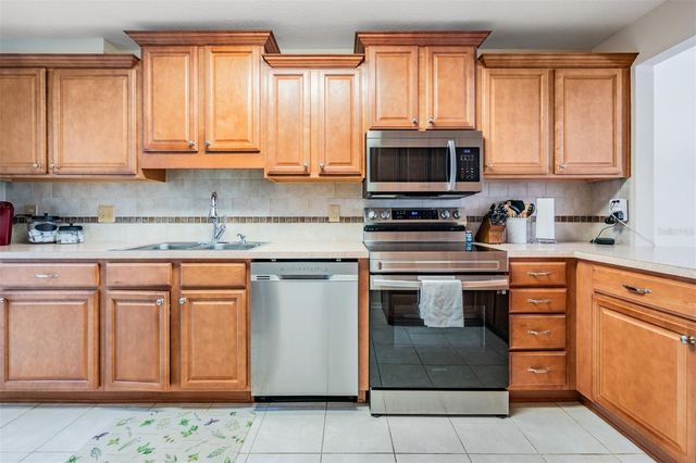 3505 TARPON WOODS BOULEVARD Q402, Palm Harbor, FL 34685