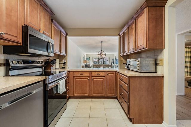 3505 TARPON WOODS BOULEVARD Q402, Palm Harbor, FL 34685