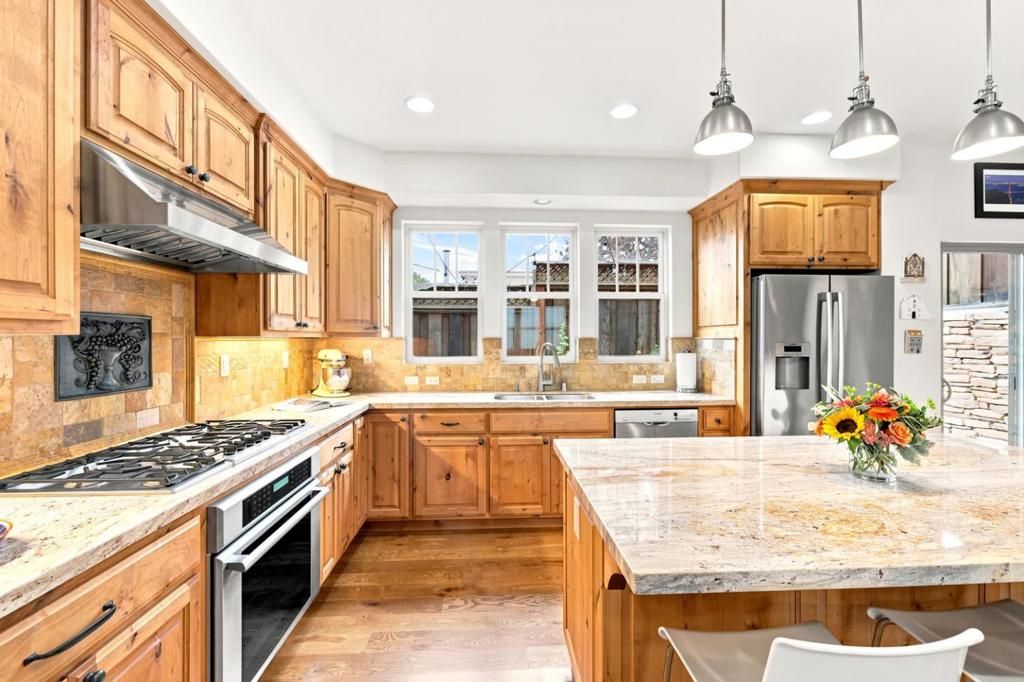 Image 13 of property listing at 398 San Carlos Avenue, El Granada, CA 94018