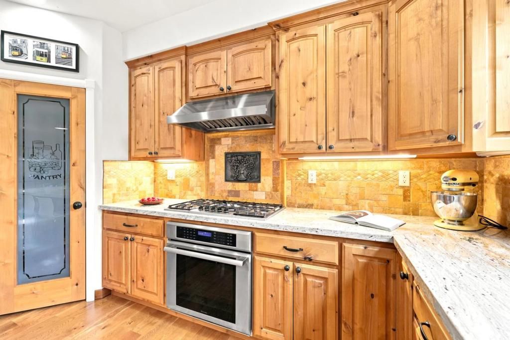 Image 14 of property listing at 398 San Carlos Avenue, El Granada, CA 94018