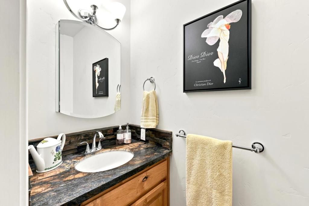 Image 23 of property listing at 398 San Carlos Avenue, El Granada, CA 94018