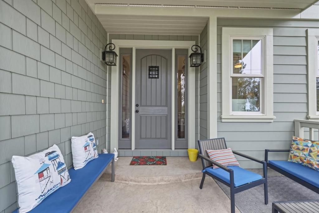 Image 5 of property listing at 398 San Carlos Avenue, El Granada, CA 94018