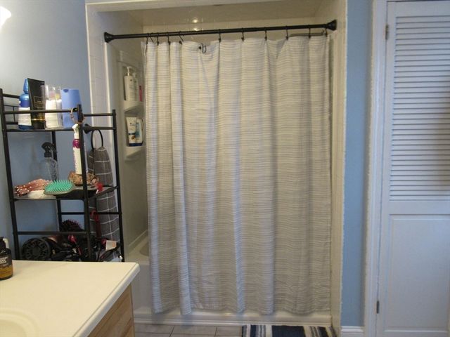 829 Auburn St, Bridgewater, MA 02324