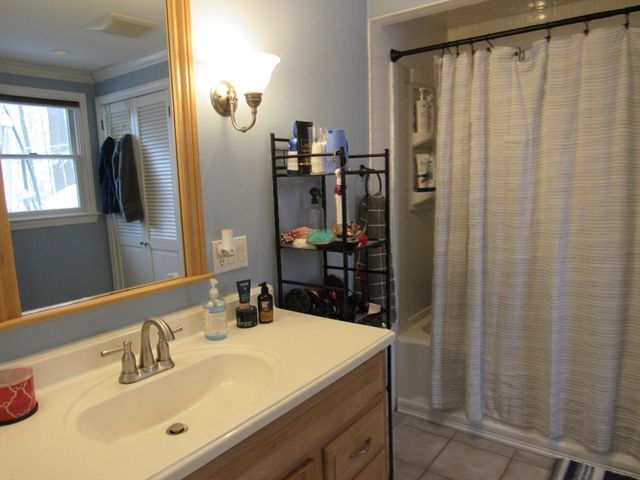 829 Auburn St, Bridgewater, MA 02324